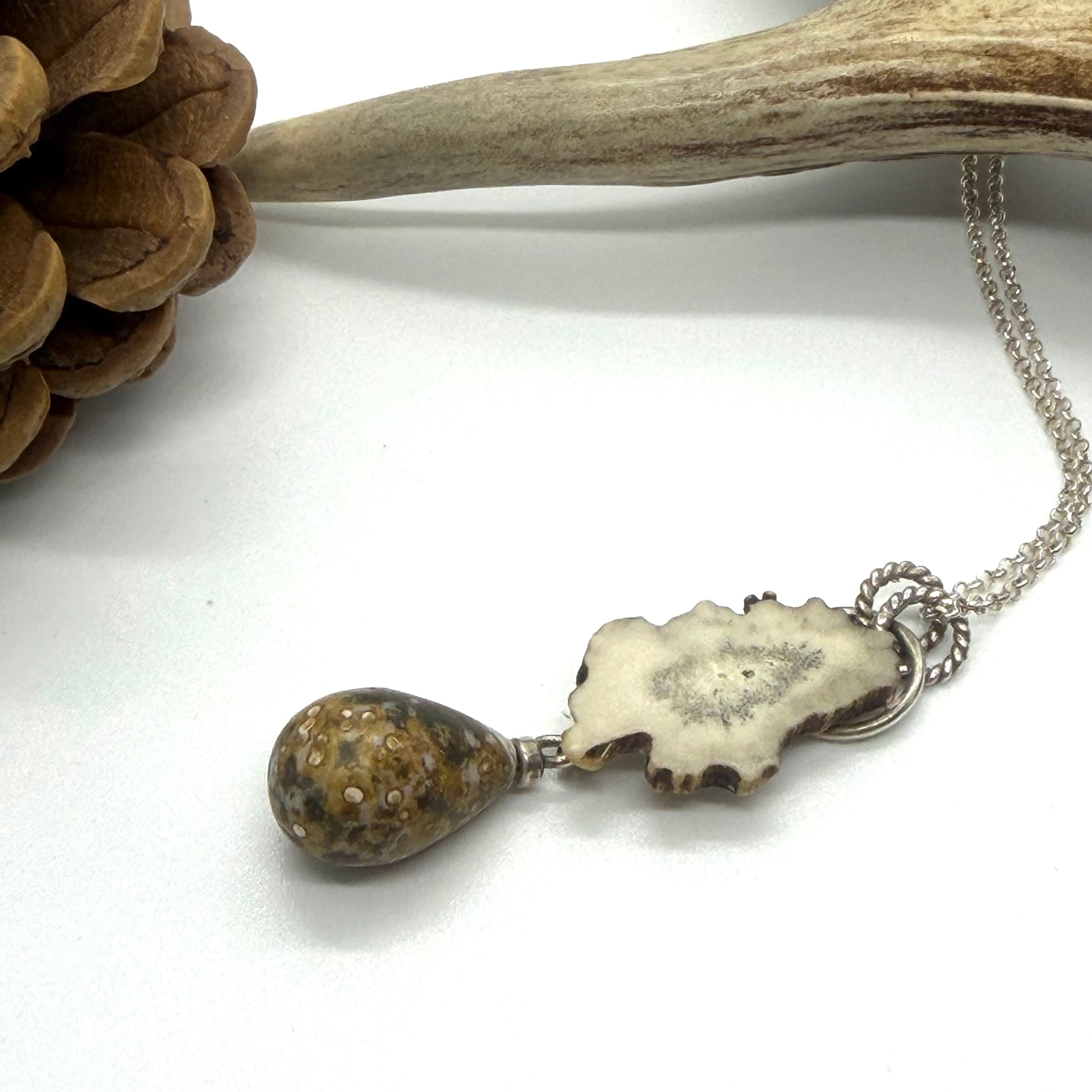 Jagdschmuck / Trachtenschmuck / Geschenk für Jägerinnen / handgefertigter Kettenanhänger mit Rehbockscheibe / Unikat / Einzelstück