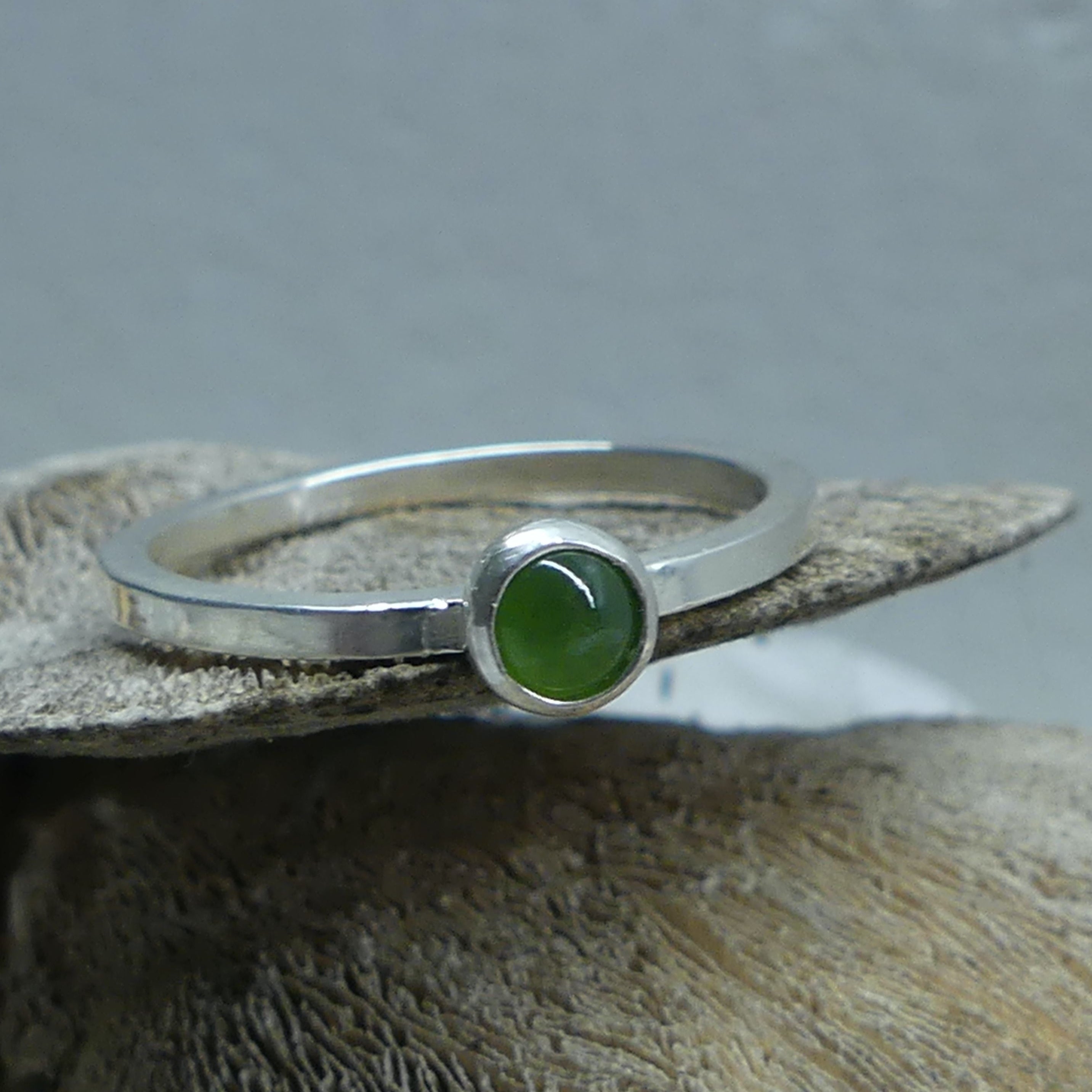 Solitärring mit Farbstein