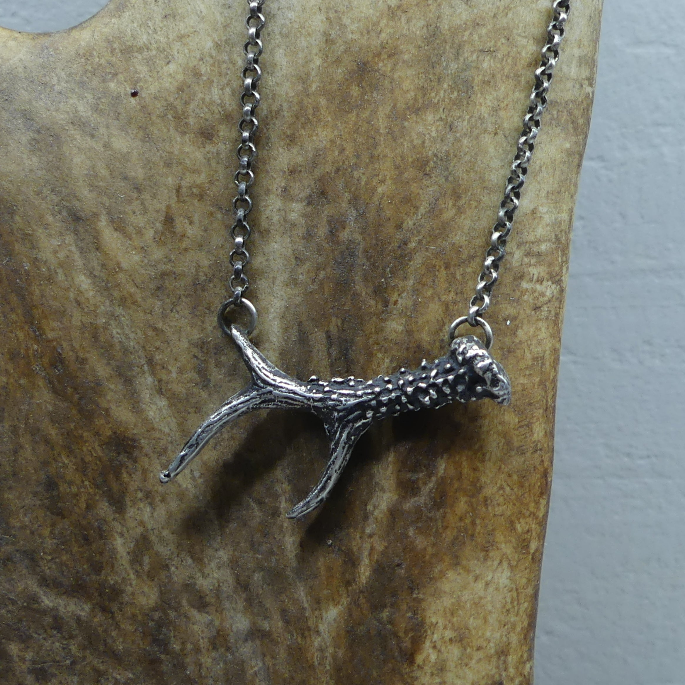 Damenkette "schwarzer Rehbock"