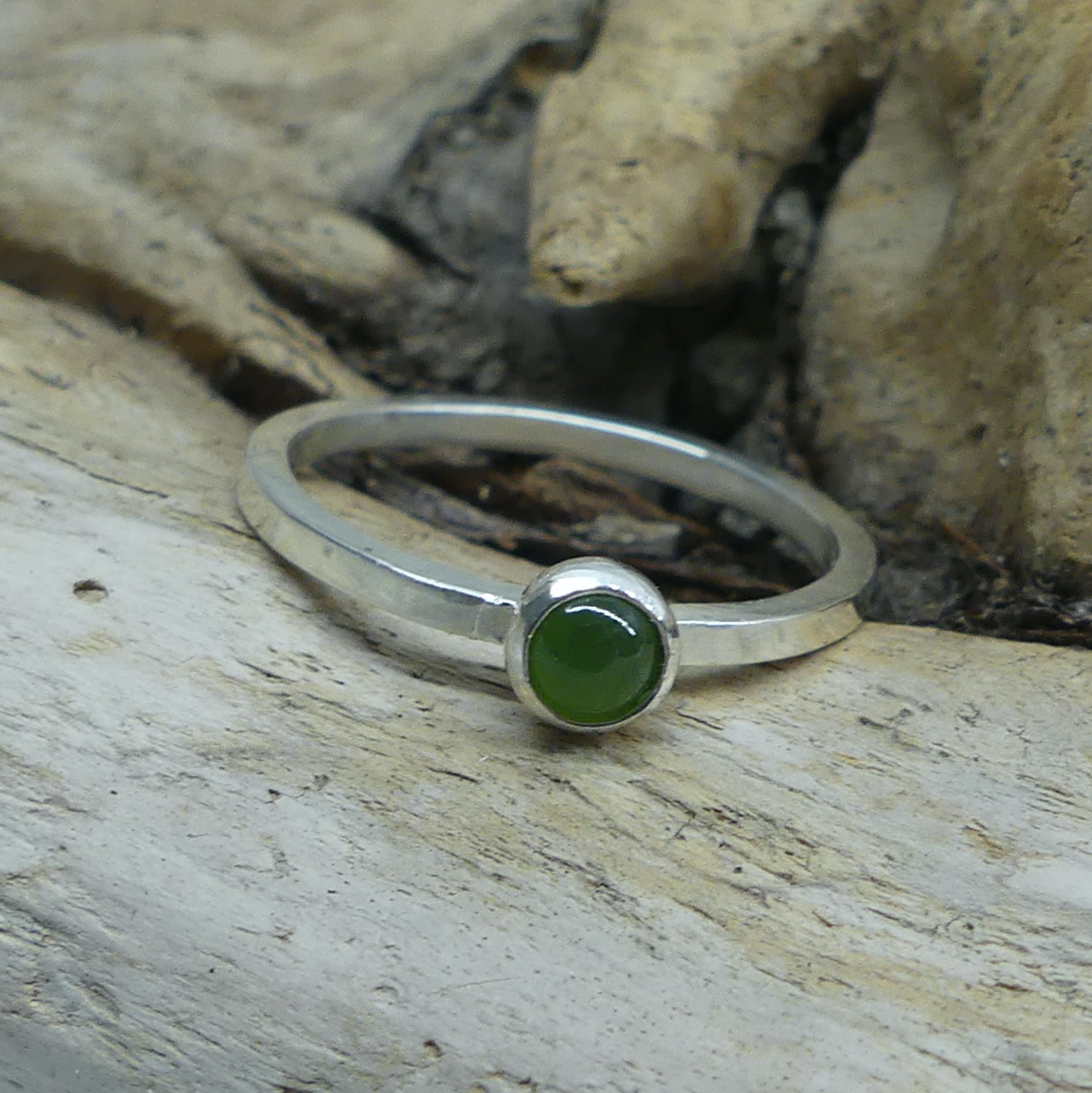 Solitärring mit Farbstein