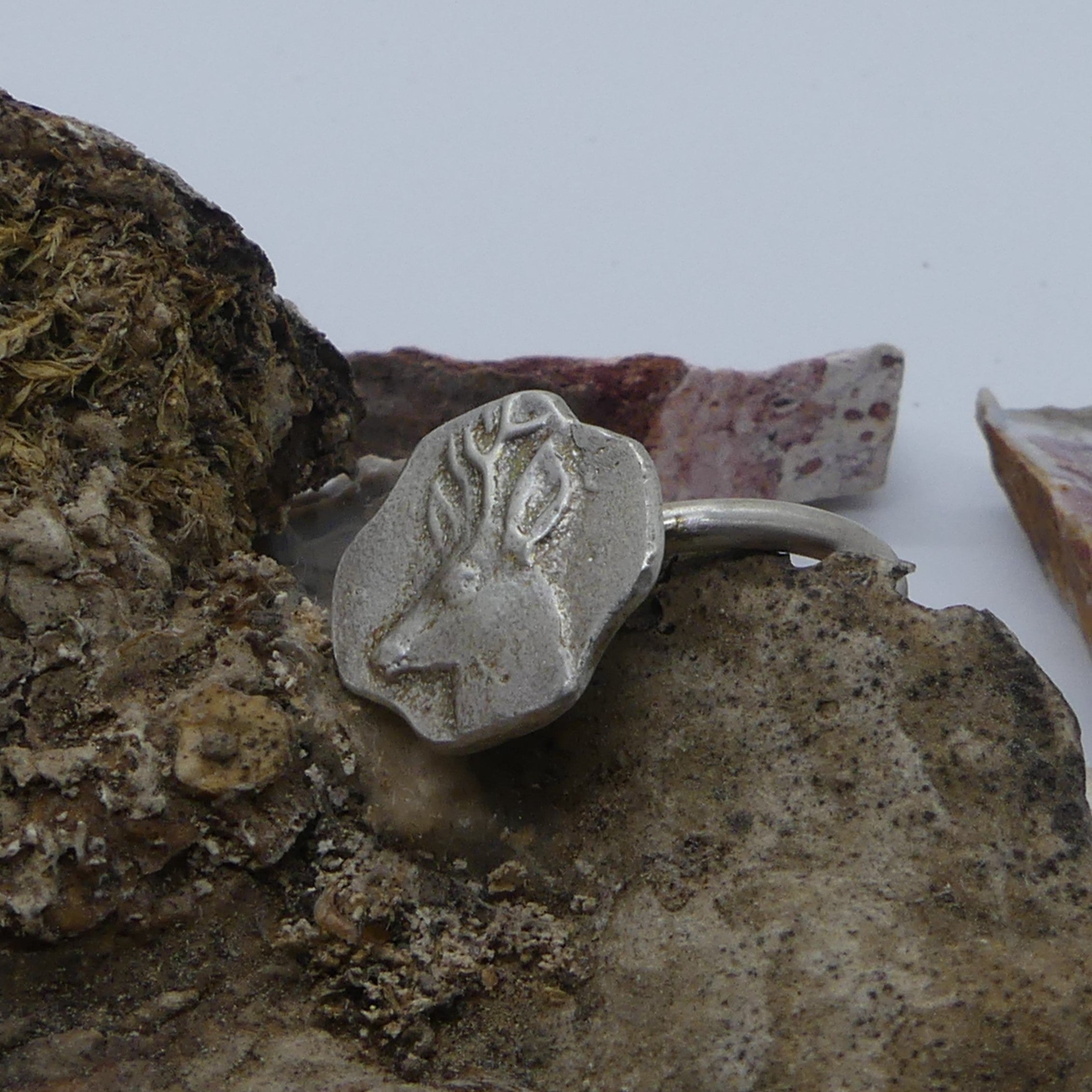 Jagdschmuck / Trachtenschmuck / Geschenk für Jägerinnen / handgefertigter Silberring mit Bockmotiv